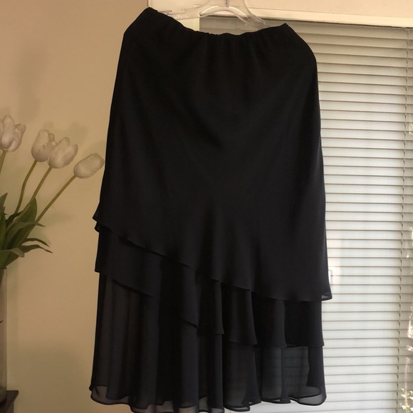 ALEX EVENINGS Skirt, Tiered Chiffon Midi - Picture 4 of 7